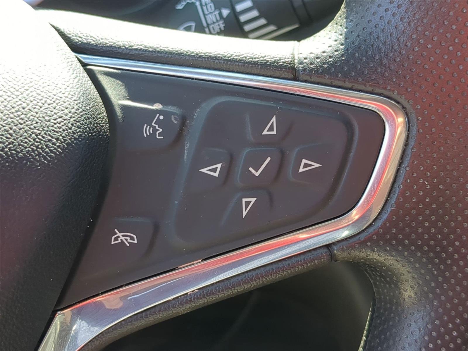 Used 2020 Silver Ice Metallic Chevrolet LT image 20