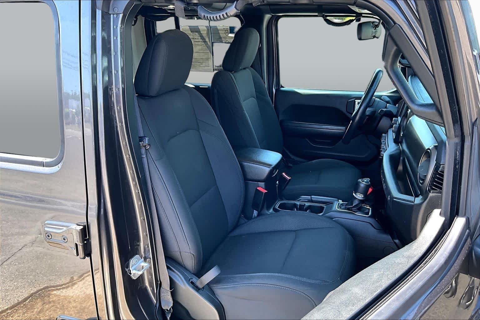 Used 2020 Granite Crystal Metallic Clearcoat Jeep Sport S image 9