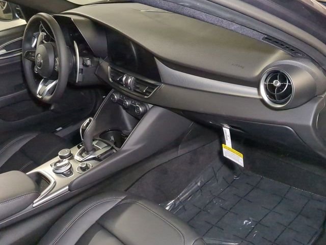 2025 Alfa Romeo Giulia Base - Photo 27