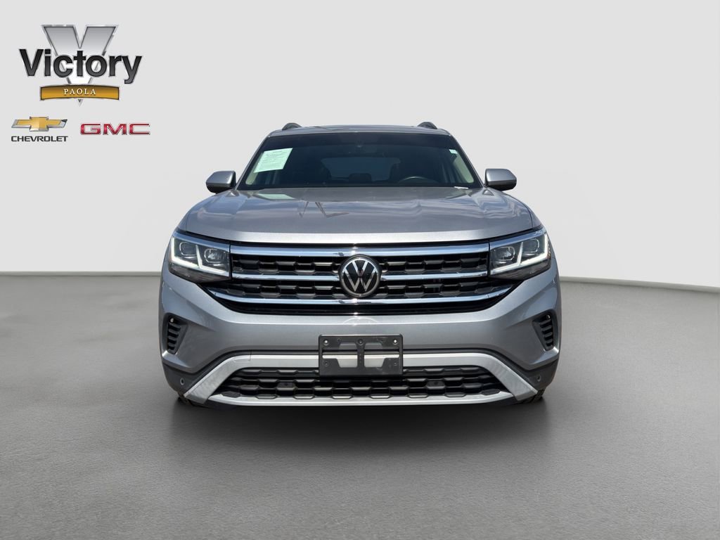 Used 2022 Volkswagen Atlas SE w/Tech with VIN 1V2JR2CA6NC514742 for sale in Kansas City