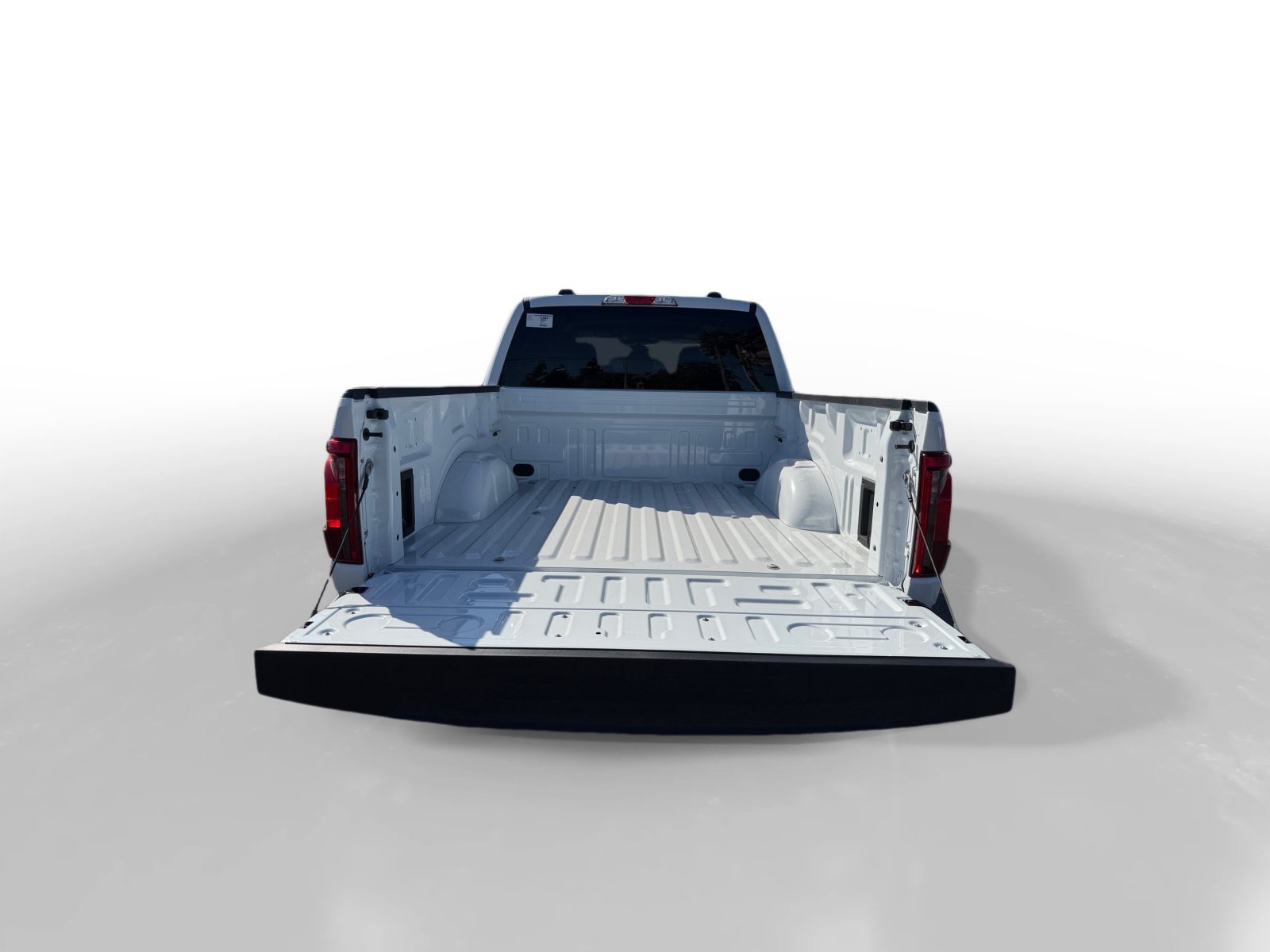 New 2026 Oxford White Ford XLT image 17