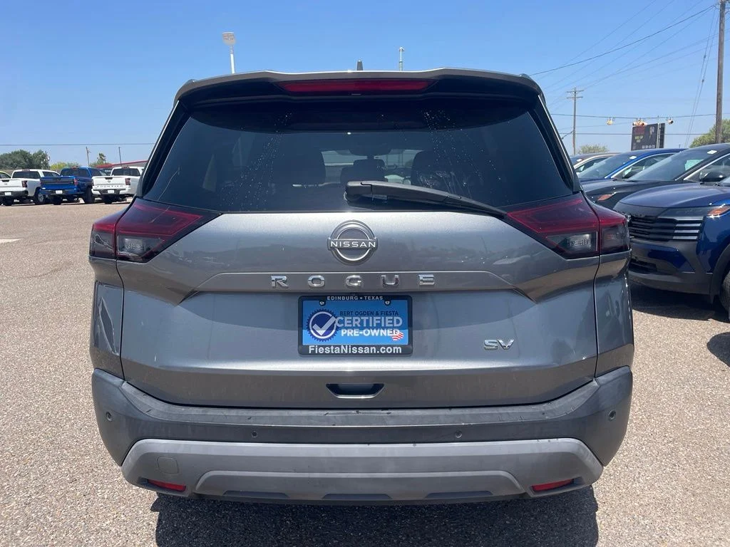 Used 2022 Gray Nissan SV image 6