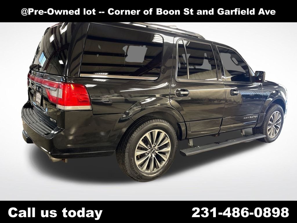 Used 2015 Black Lincoln Base image 5