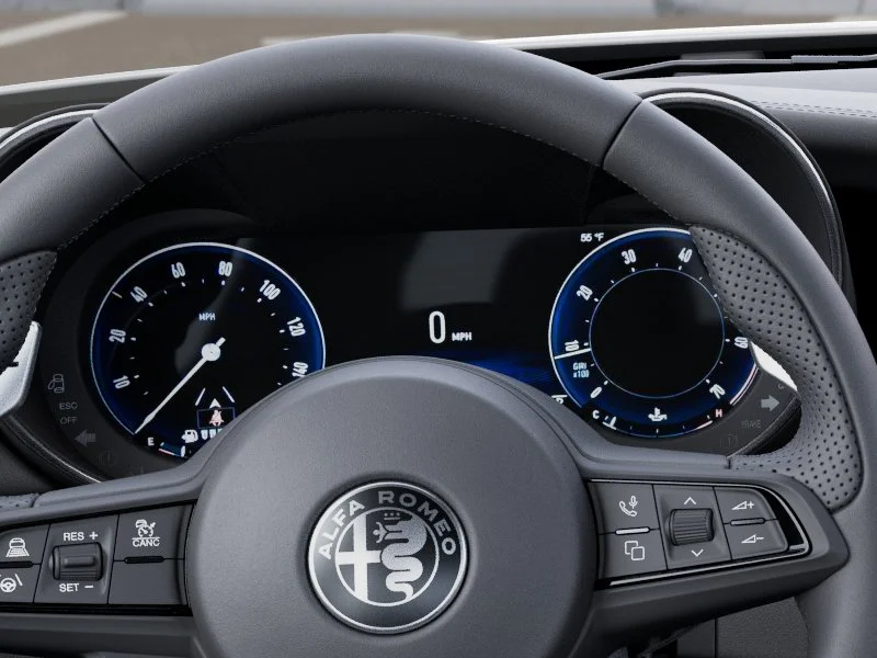 New 2025 Milano White Exterior Paint Alfa Romeo Base image 44