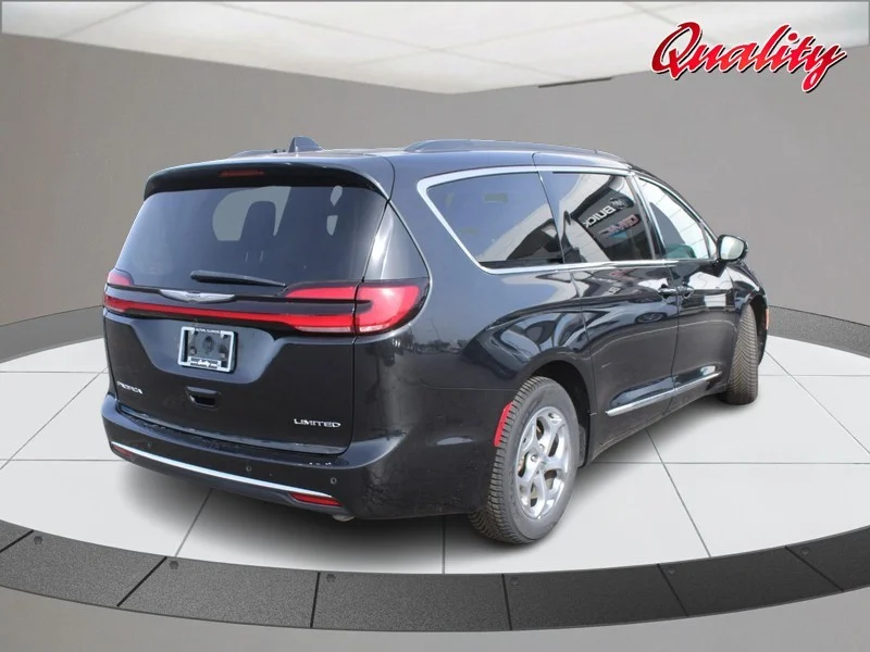 Used 2023 Brilliant Black Crystal Pearlcoat Chrysler Limited image 3