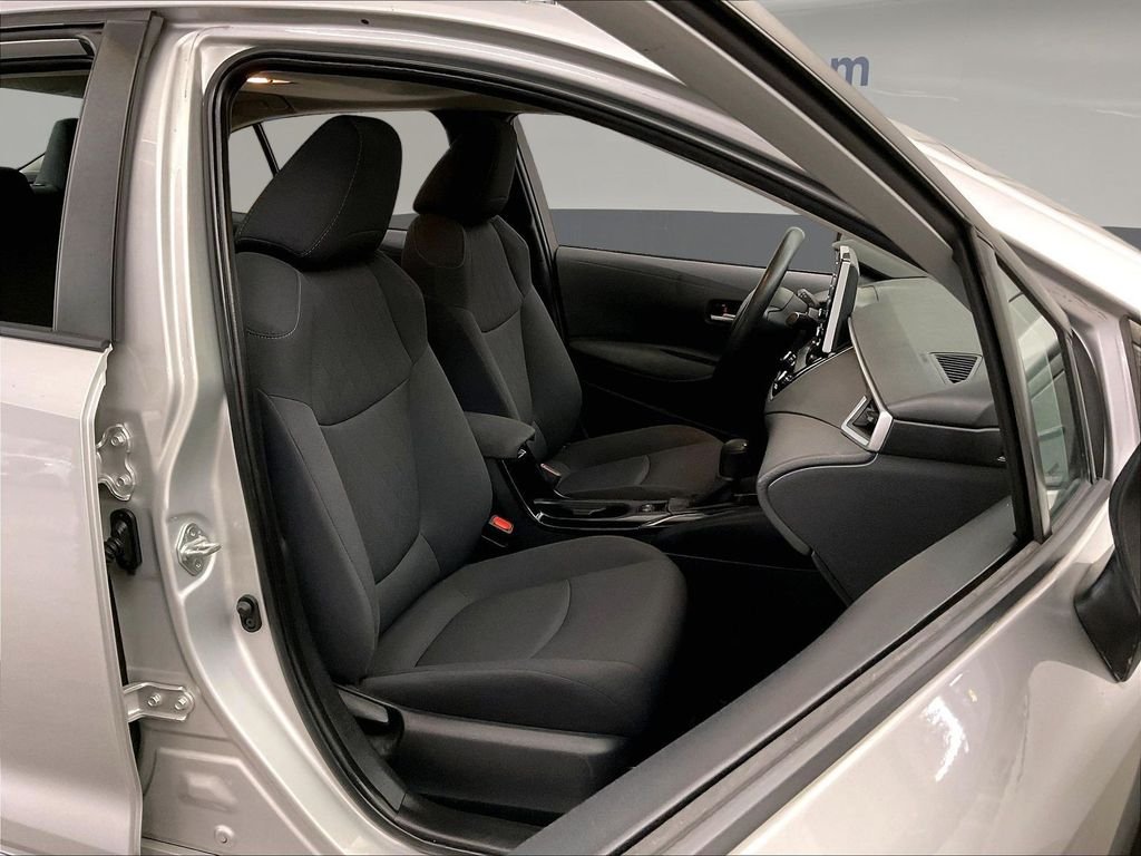 Used 2020 Silver Toyota LE image 10