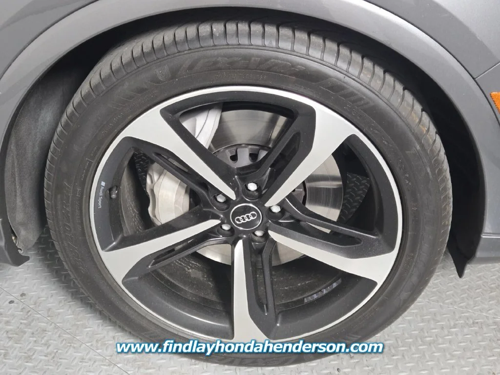 Used 2019 Gray Metallic Audi 55 SE Premium Plus image 12