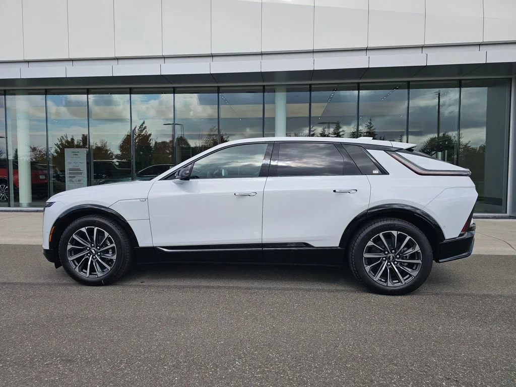 New 2027 Vibrant White Tricoat Cadillac Sport image 4