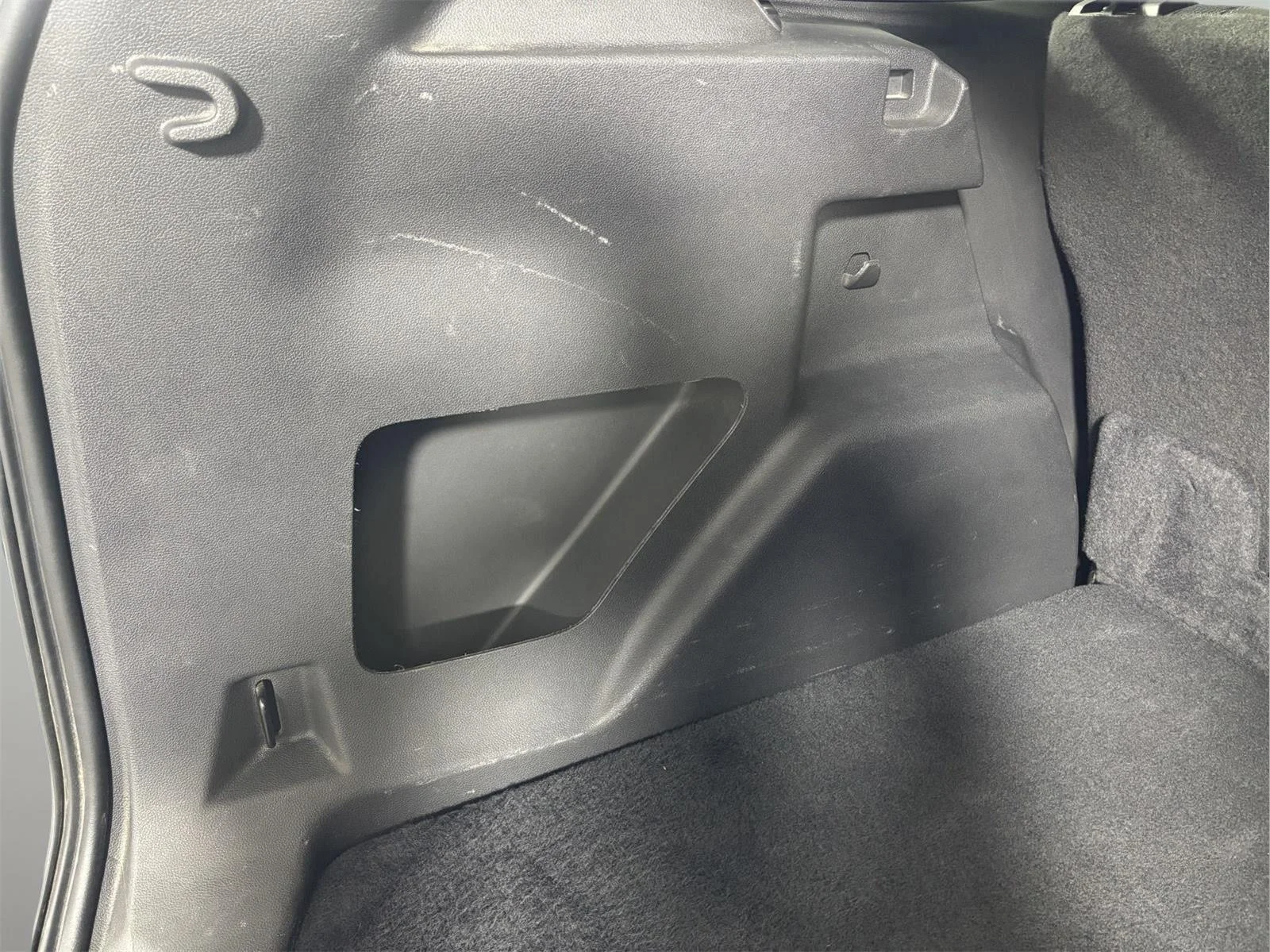 Used 2016 Shadow Black Ford SE image 7