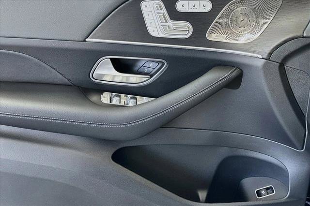 New 2026 Obsidian Black Metallic Mercedes-Benz GLE 580 image 47
