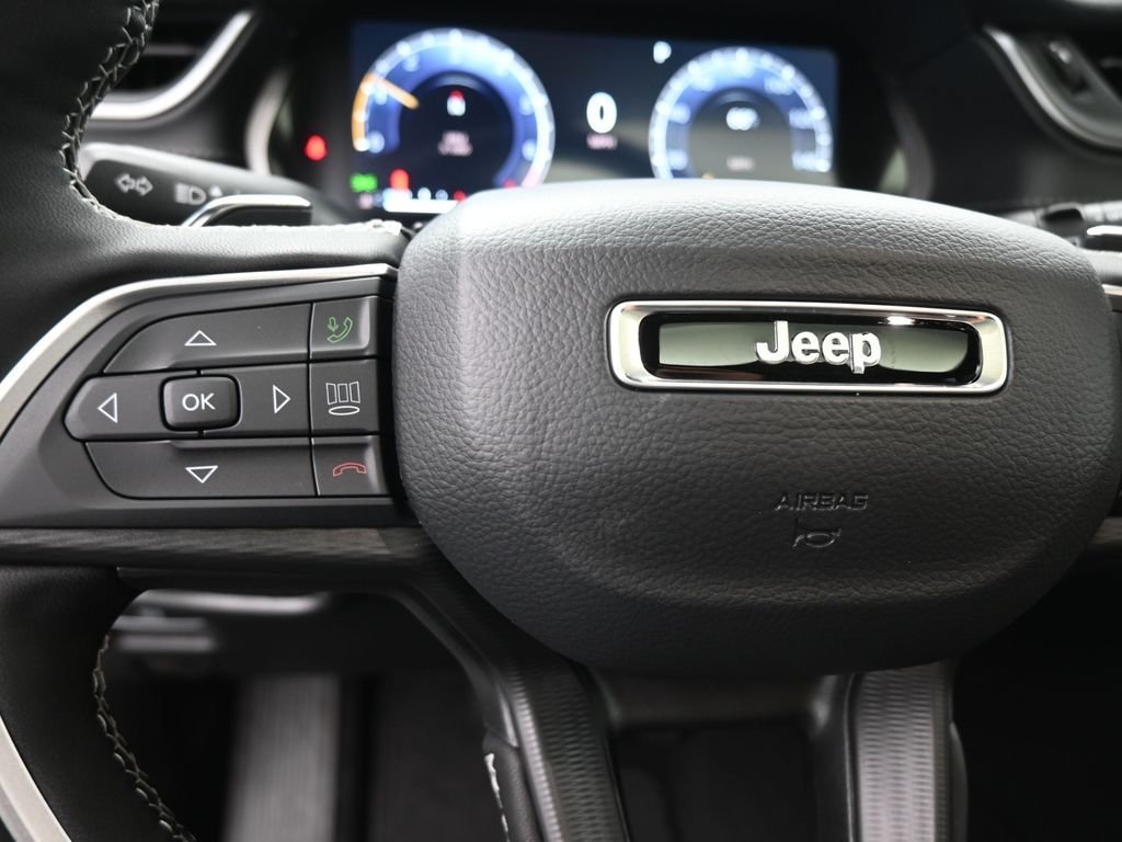 New 2025 Baltic Gray Metallic Clear-Coat Exterior Paint Jeep Altitude X image 28