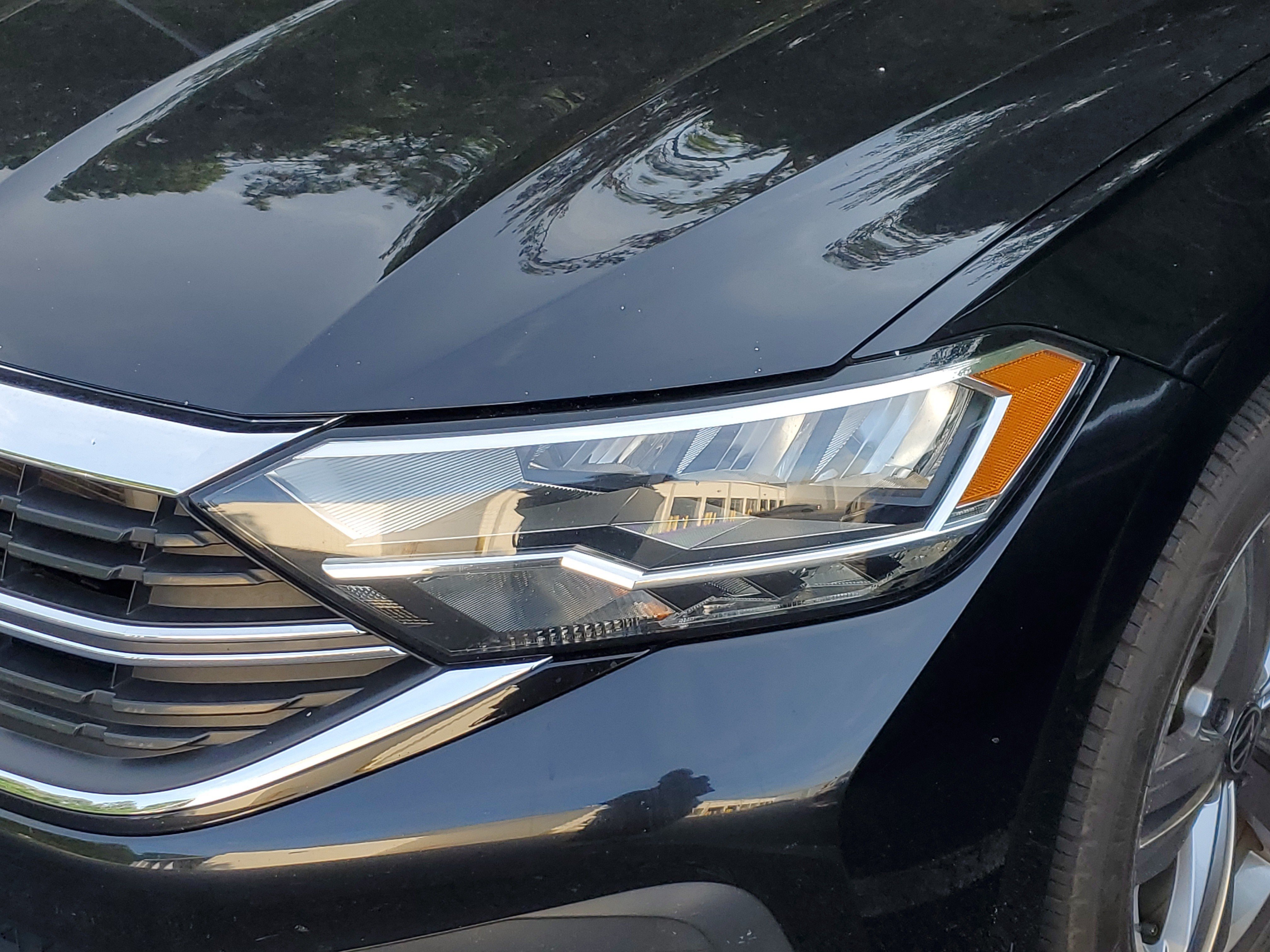 Used 2024  Volkswagen SE image 8