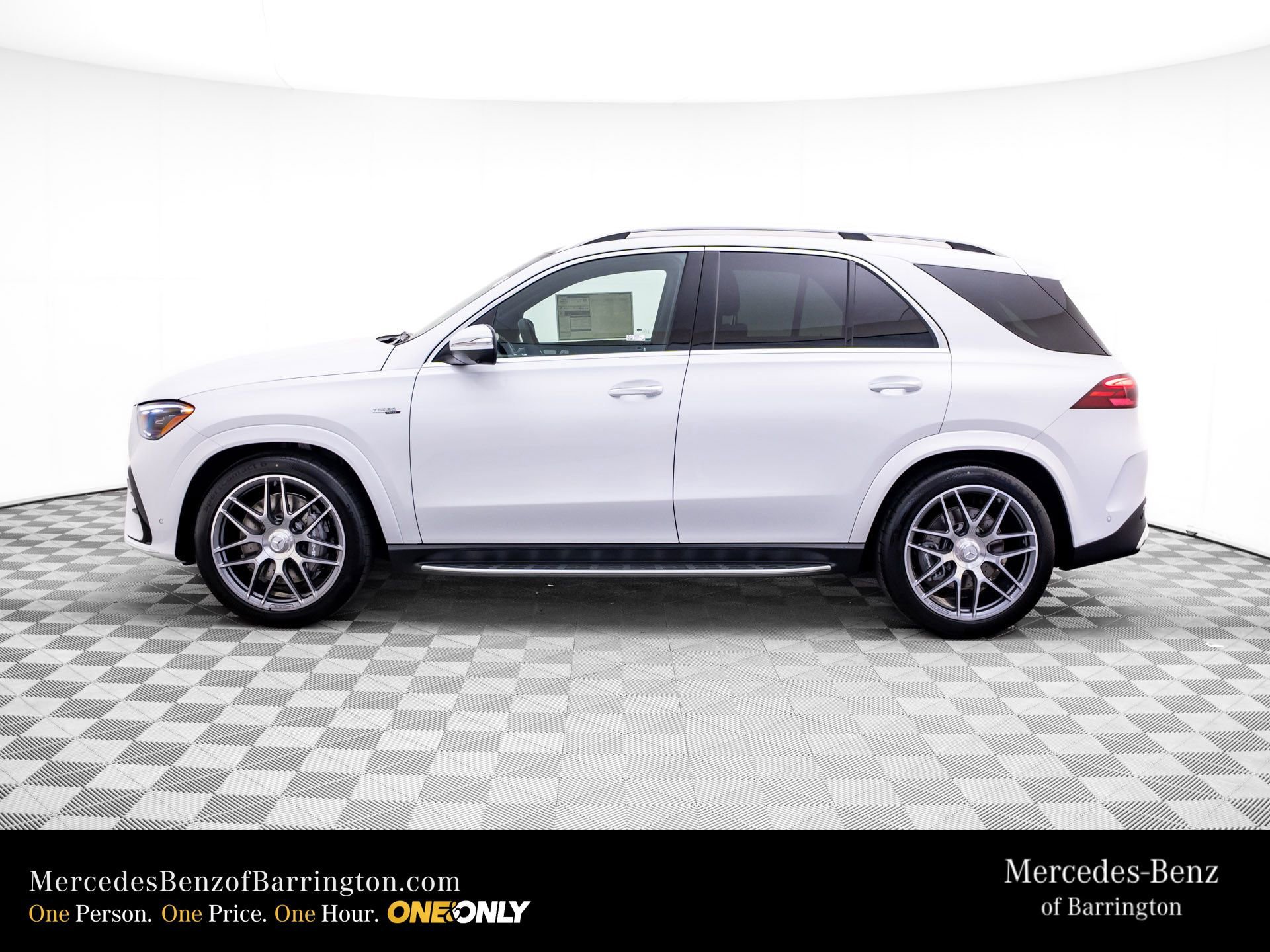 New 2026 MANUFAKTUR Moonlight White Metallic Mercedes-Benz GLE 53 AMG® image 51