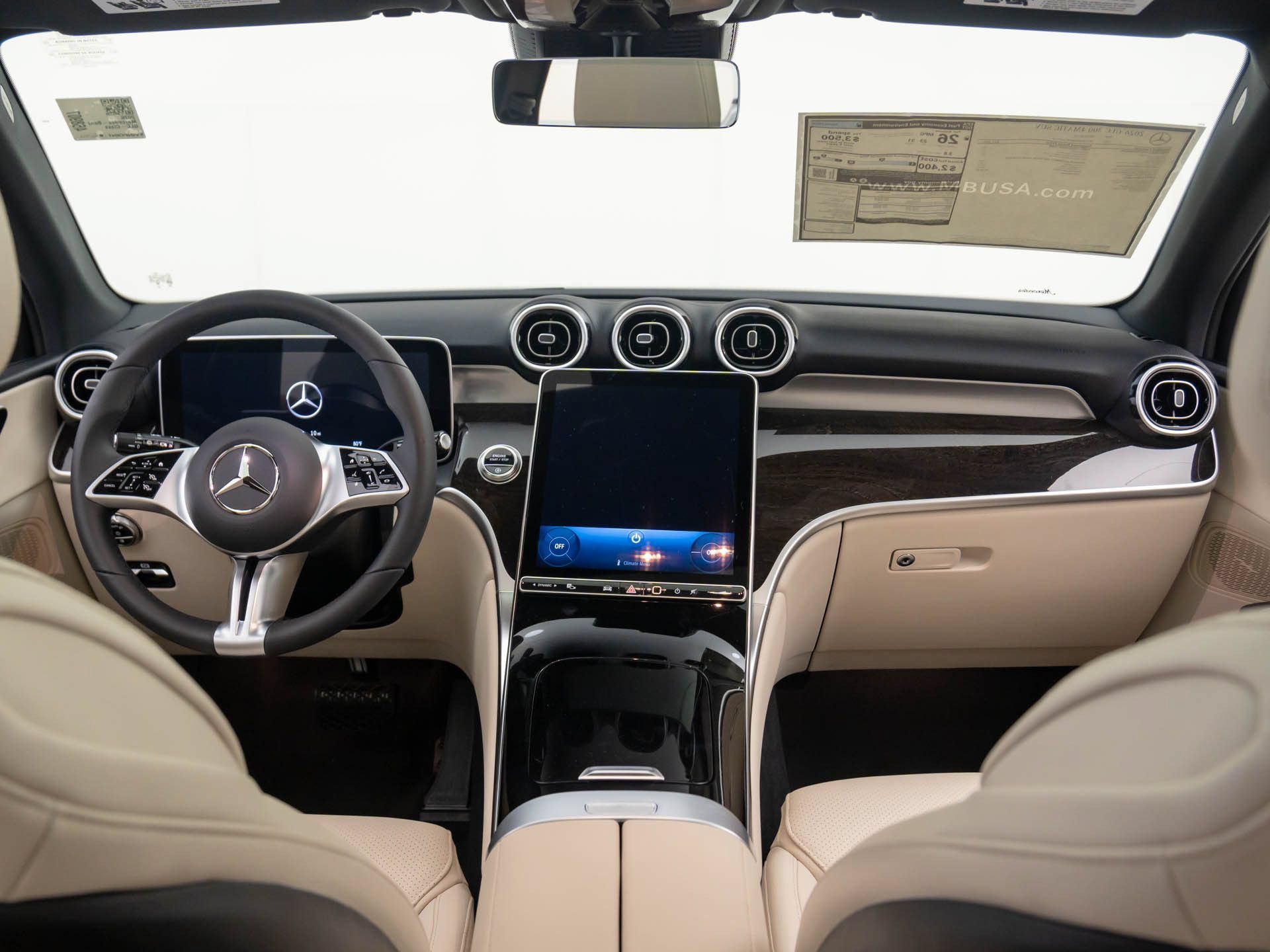 New 2026 Polar White Mercedes-Benz GLC 300 image 45