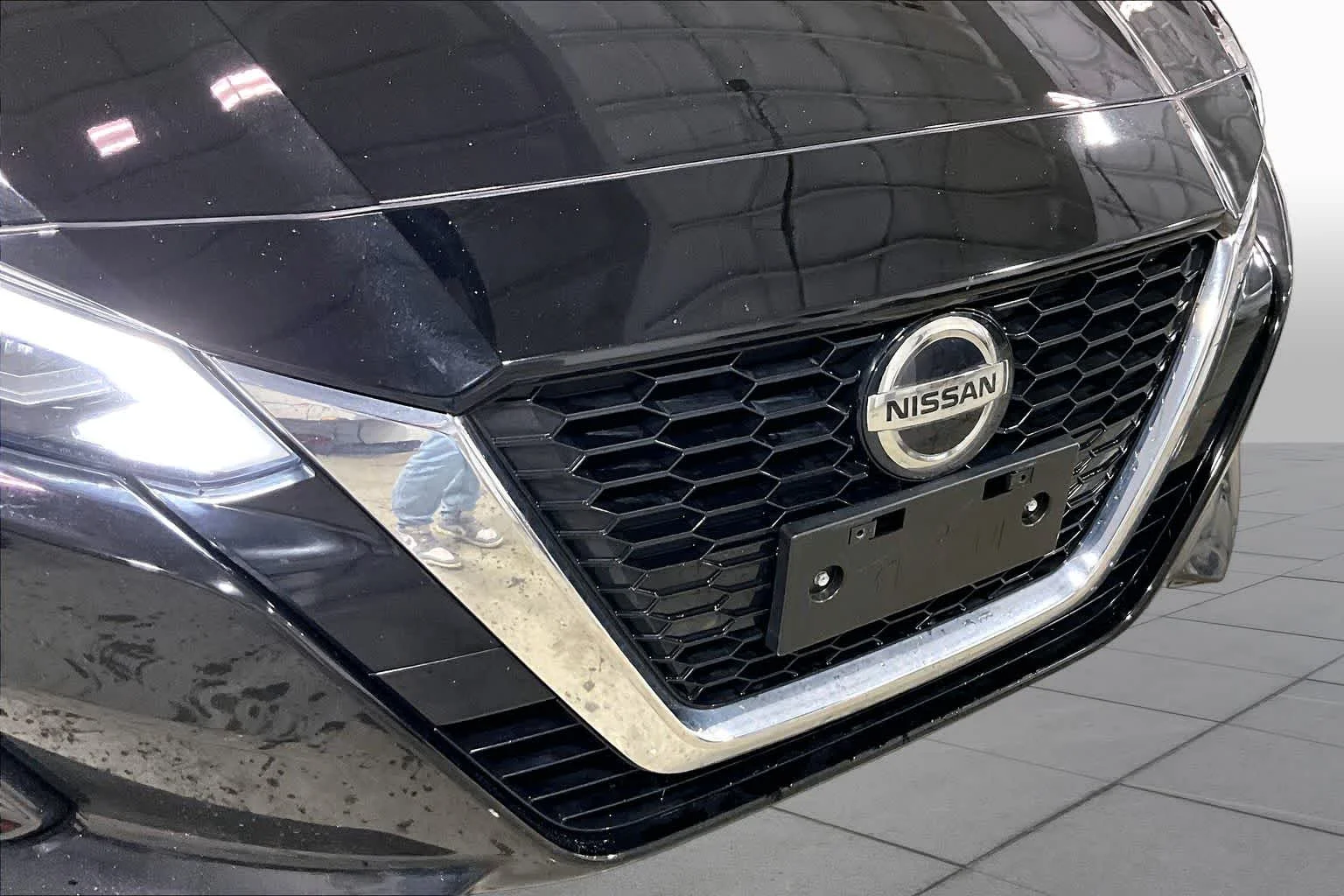 Used 2019 Super Black Nissan 2.5 Platinum image 29