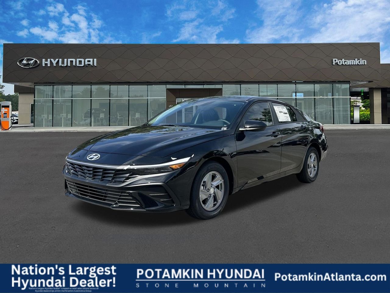 New 2026 Abyss Black Hyundai SE image 1