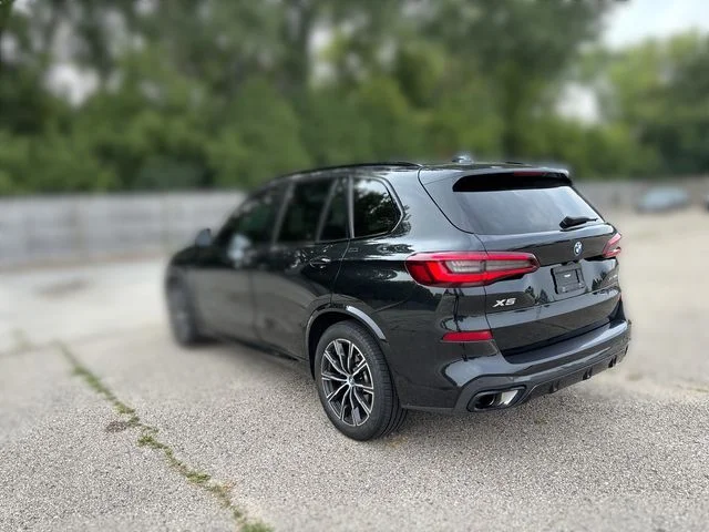 Used 2022 Black Sapphire Metallic BMW xDrive45e image 11