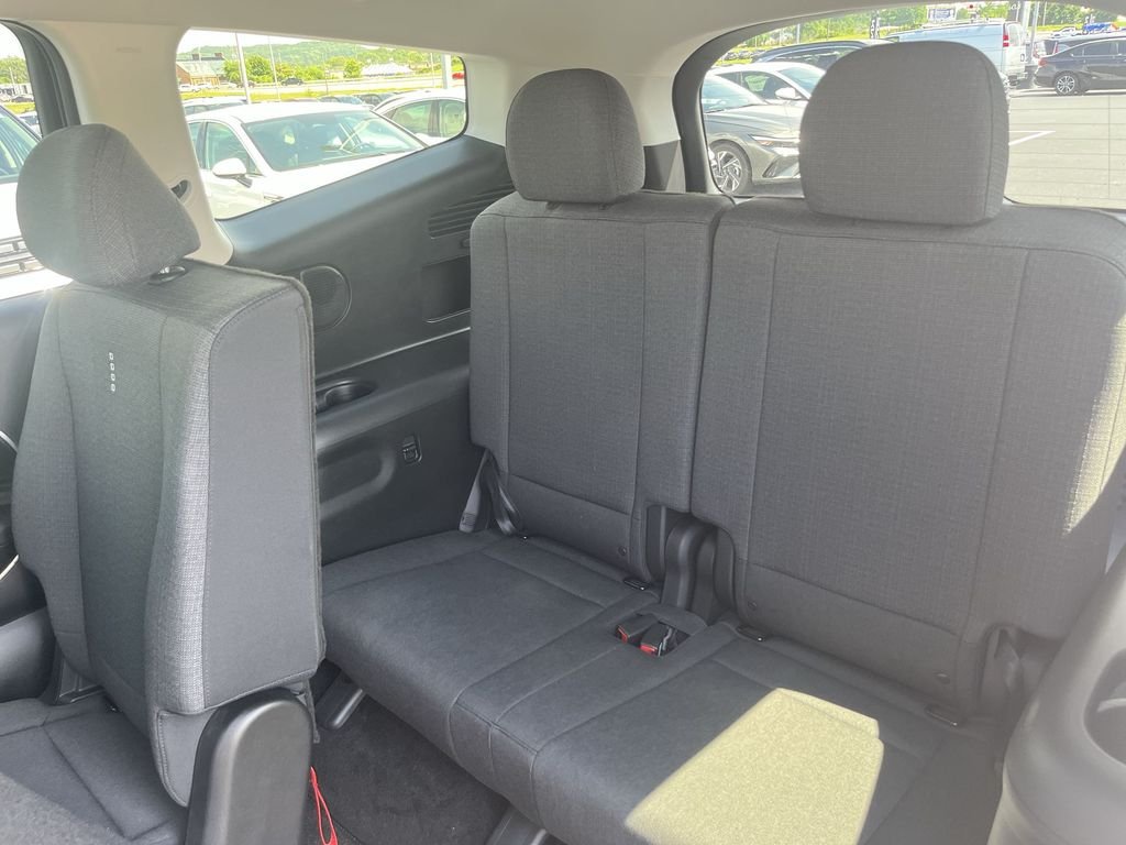 Used 2026 White Hyundai SE image 28