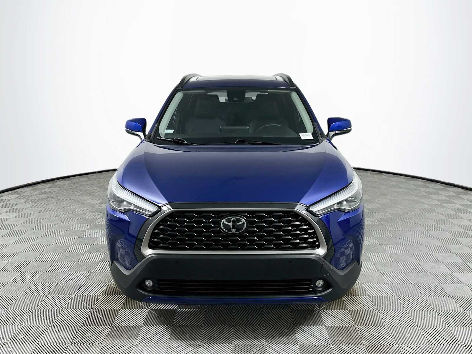 Used 2022 Blue Crush Metallic Toyota XLE image 2