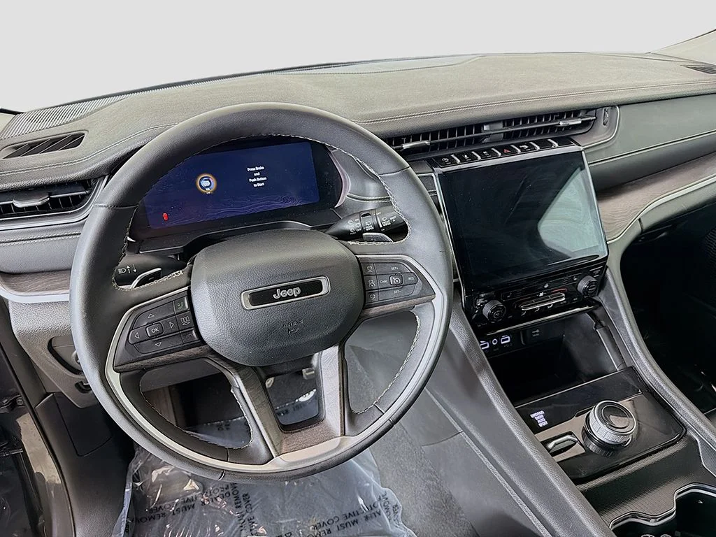Used 2024 Metallic Jeep Limited image 21