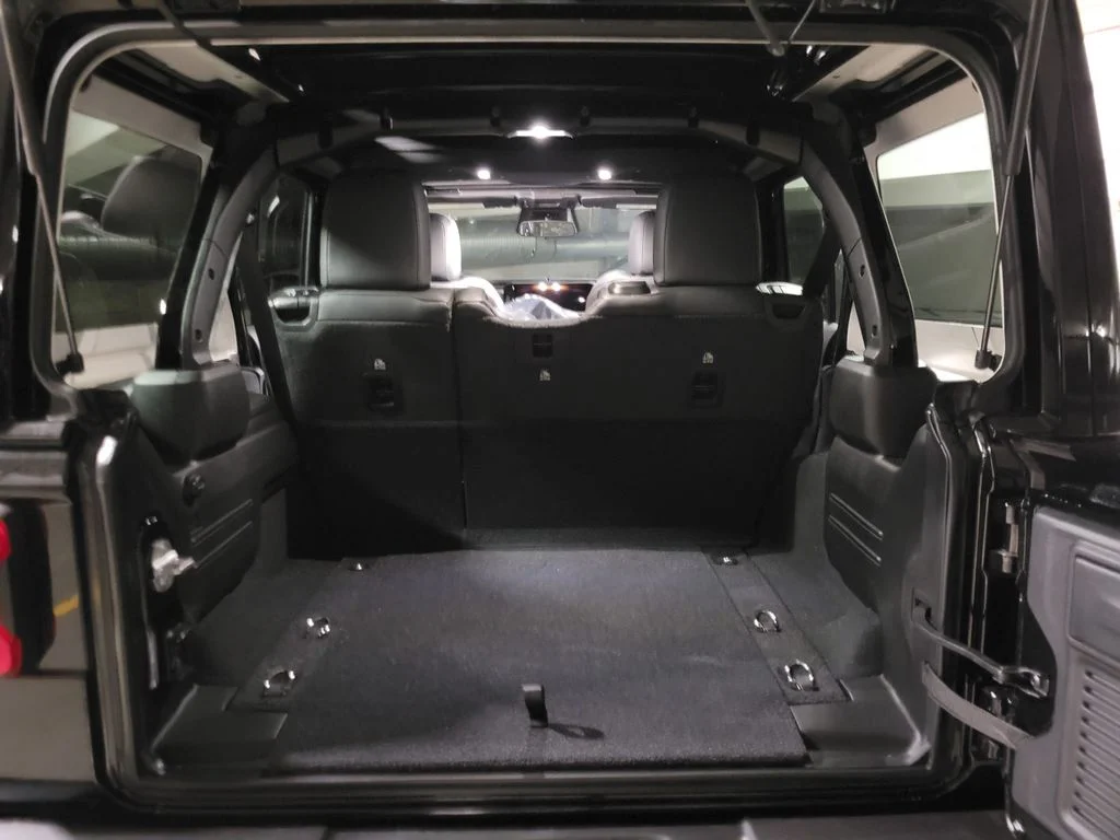 New 2026 Black Clear-Coat Exterior Paint Jeep Sahara image 18
