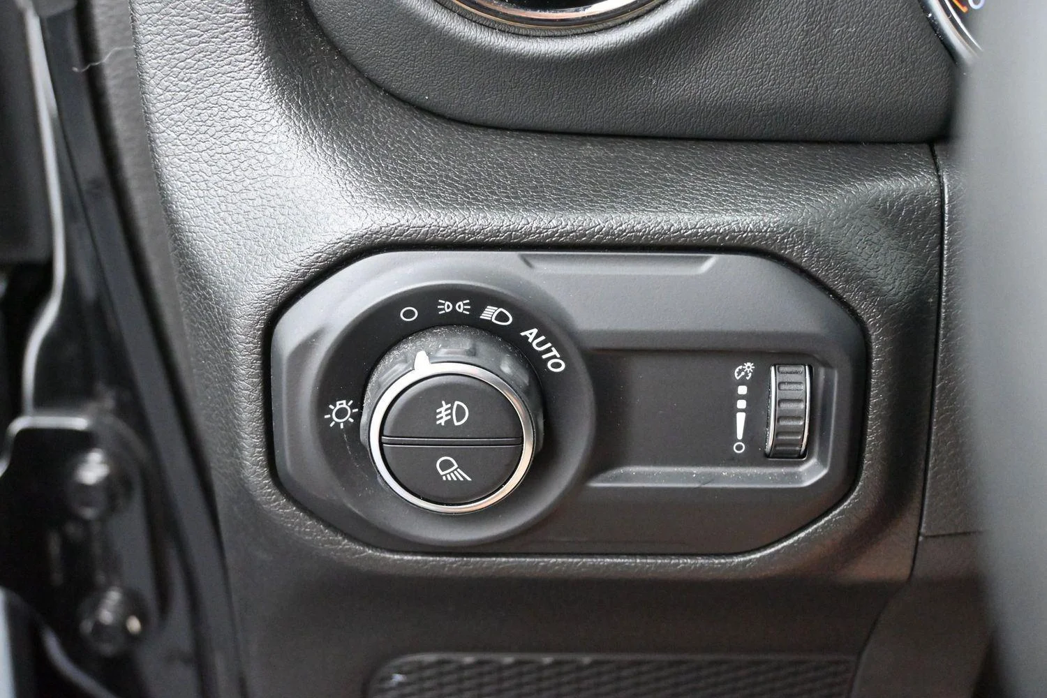 Used 2023 Black Clearcoat Jeep High Altitude image 26
