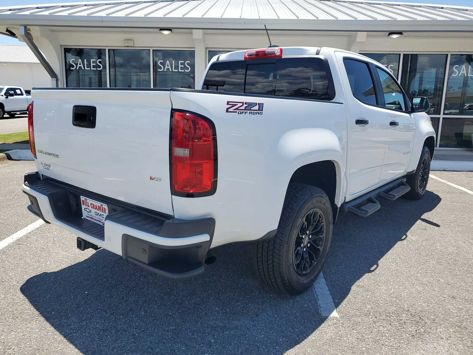 Used 2021 SUMMIT WHITE Chevrolet 4WD Z71 image 8