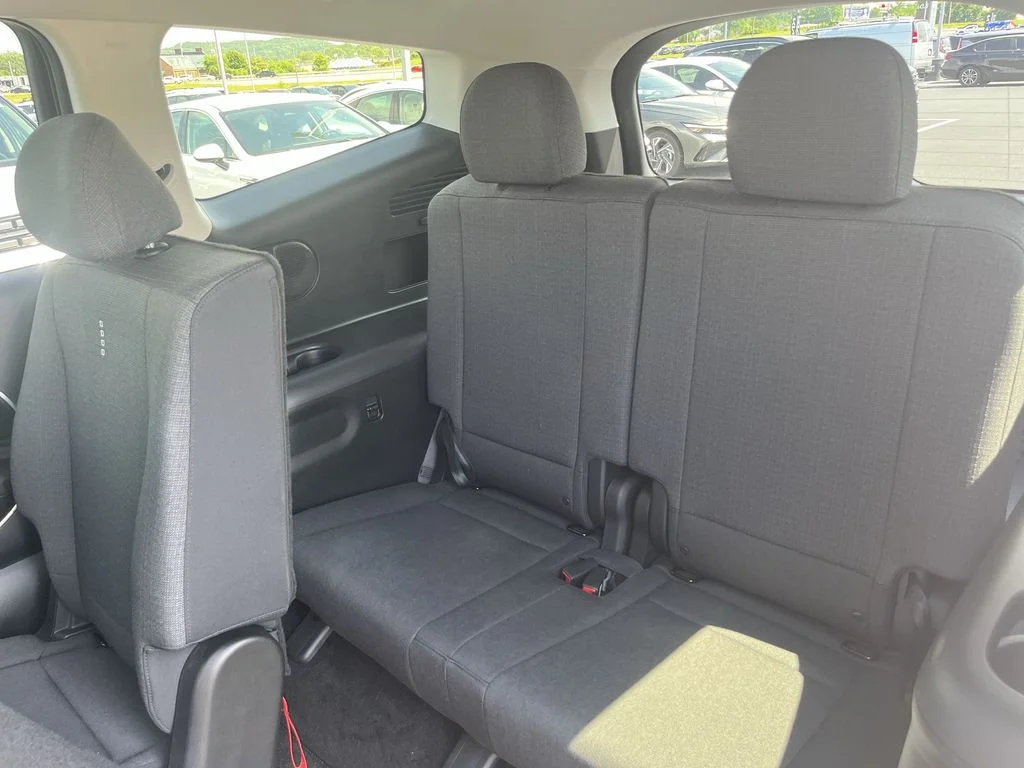 Used 2026 White Hyundai SE image 28