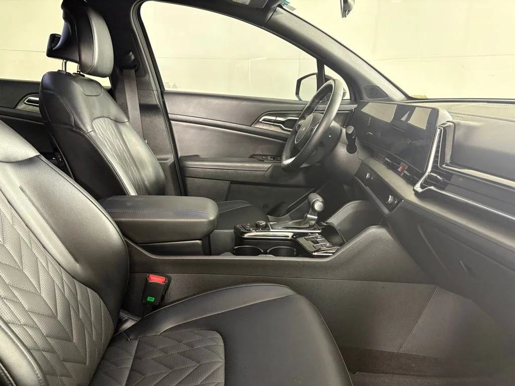 Used 2025 Black Kia X-Line image 14
