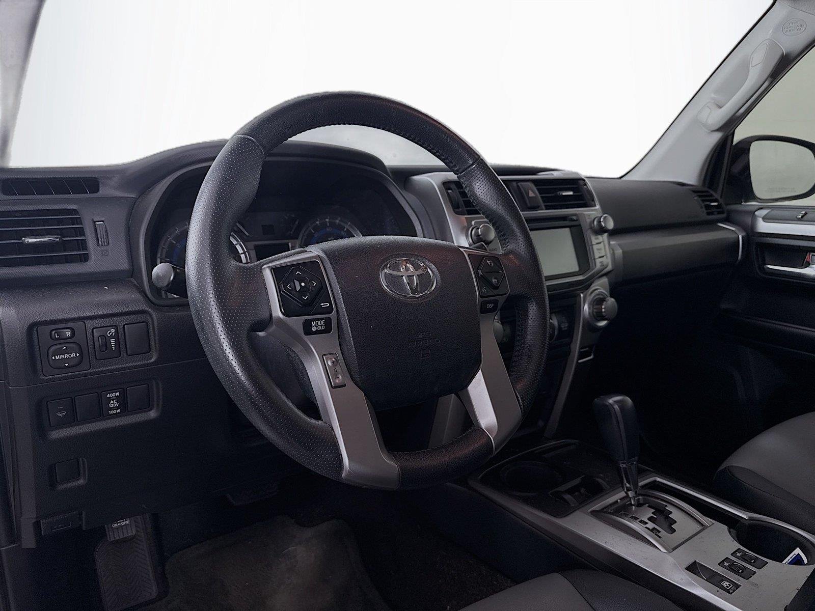 Used 2016 Classic Silver Metallic Toyota SR5 Premium image 11