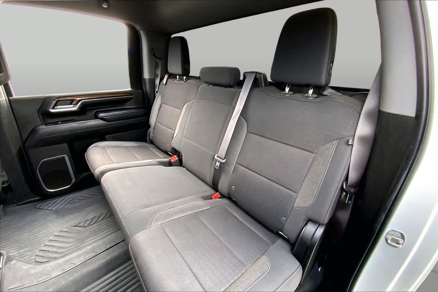 Used 2024 Summit White Chevrolet LT image 21