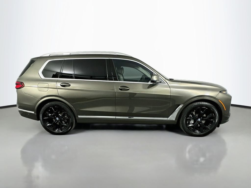 Certified Used 2024 Manhattan Green Metallic BMW xDrive40i image 4
