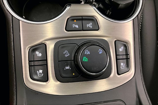 Used 2024 Summit White GMC Denali image 38