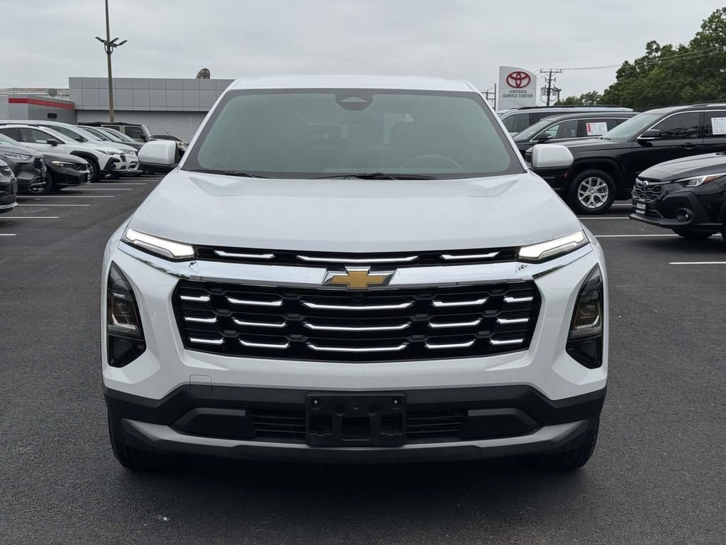 Used 2025 White Chevrolet LT image 24