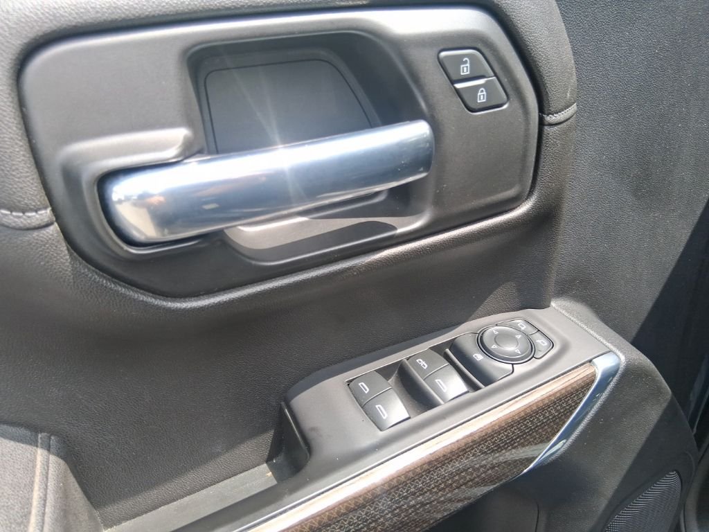 Used 2021 Gray Chevrolet LT image 11