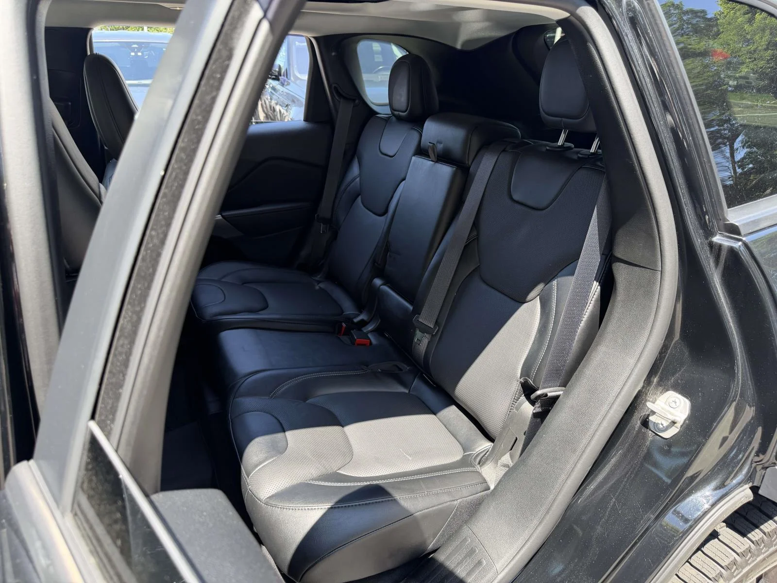 Used 2022 Black Jeep Limited image 15
