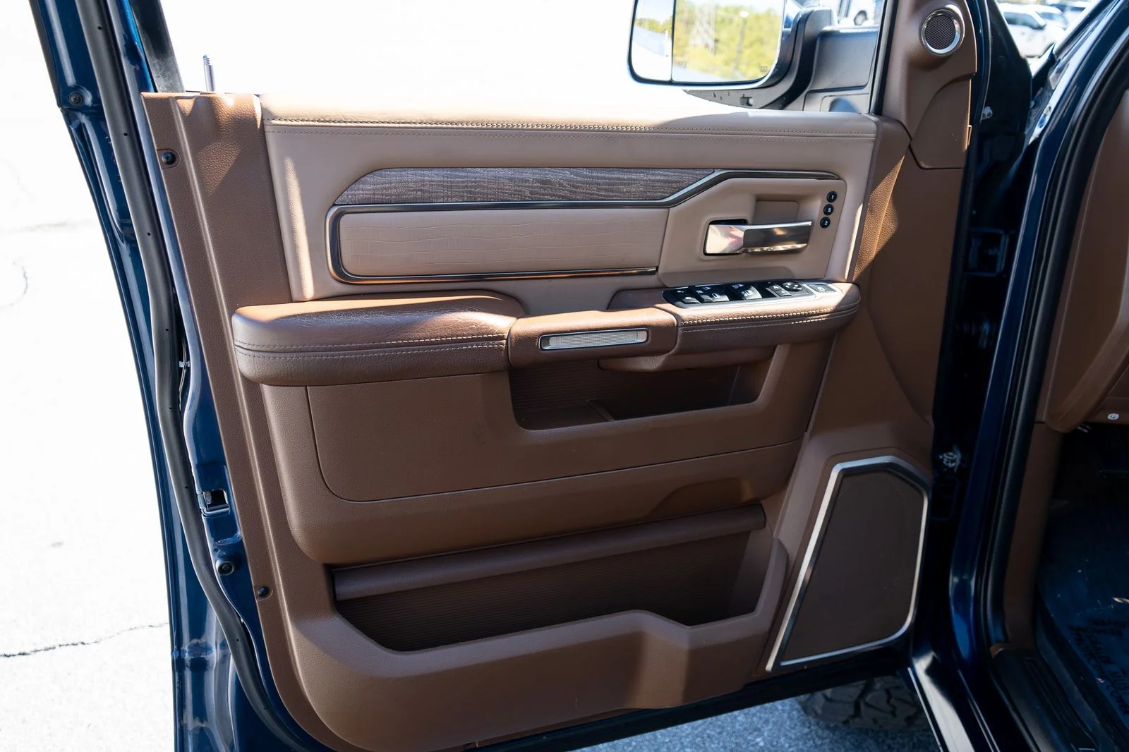 Used 2019 Blue Ram Laramie Longhorn image 23