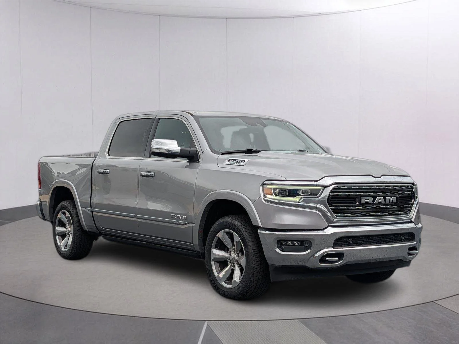 Used 2022 Billet Silver Metallic Clearcoat Ram Limited image 8