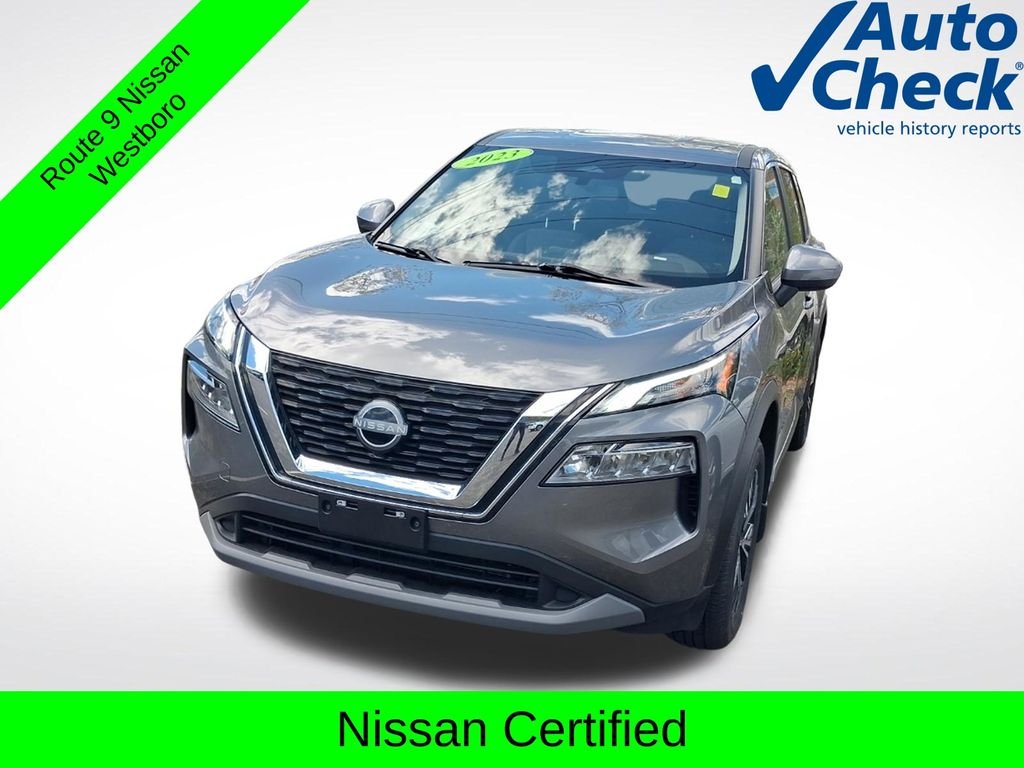 Used 2023 Gray Nissan SV image 4