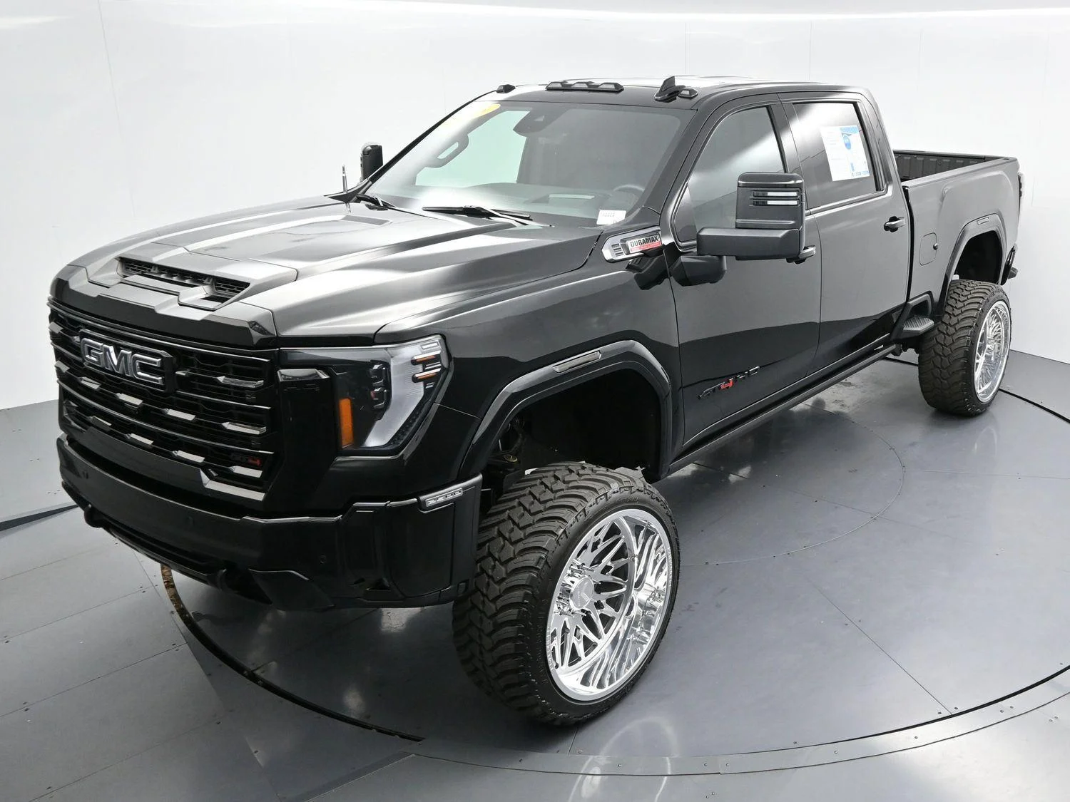 Used 2025 Onyx Black GMC AT4 image 42