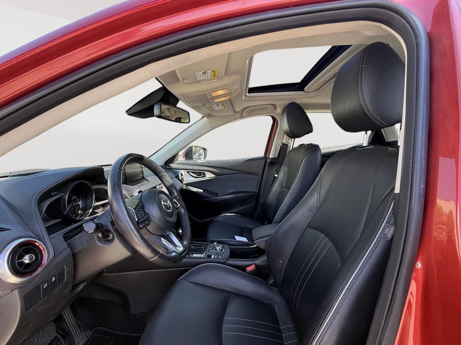 Used 2019 RED MAZDA GRTOUR image 3