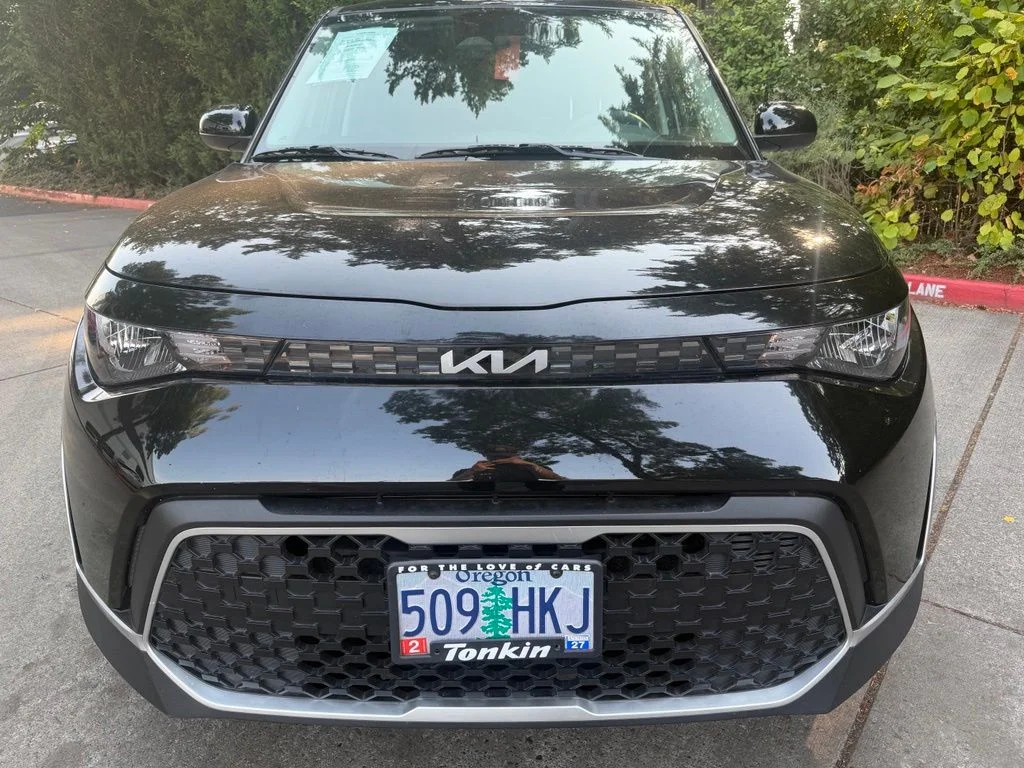 Used 2024 Fusion Black Kia LX image 8