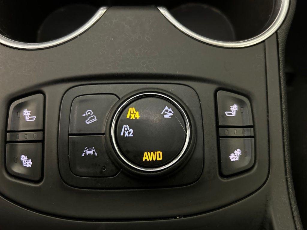 Used 2023 Summit White GMC SLE image 25