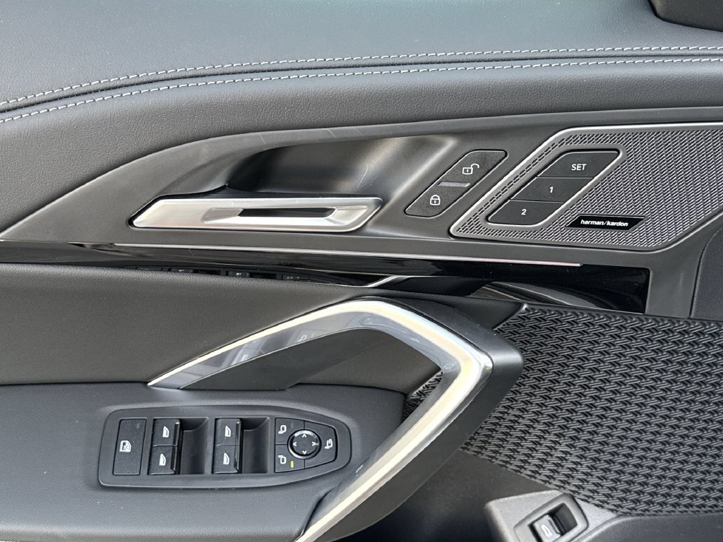 New 2027 Silver BMW xDrive28i image 13