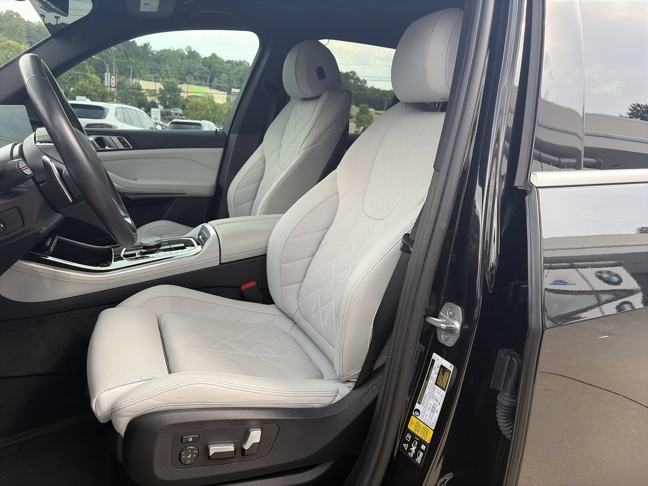 Used 2024 Black Sapphire Metallic BMW xDrive40i image 14