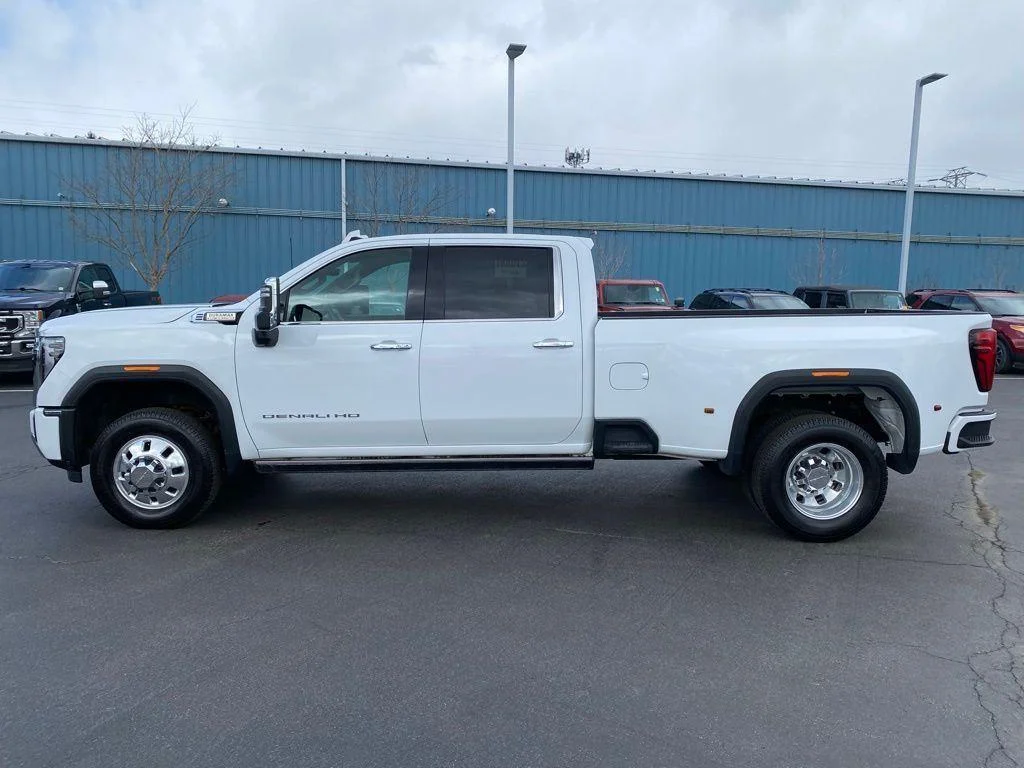 Used 2024 Summit White GMC Denali image 8