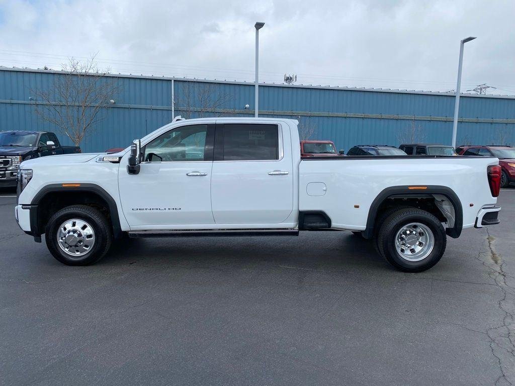 Used 2024 Summit White GMC Denali image 8