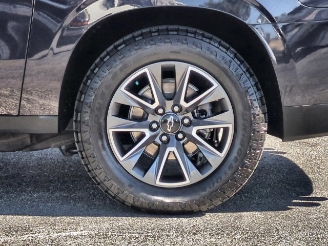 Used 2024 Dark Ash Metallic Chevrolet Z71 image 37