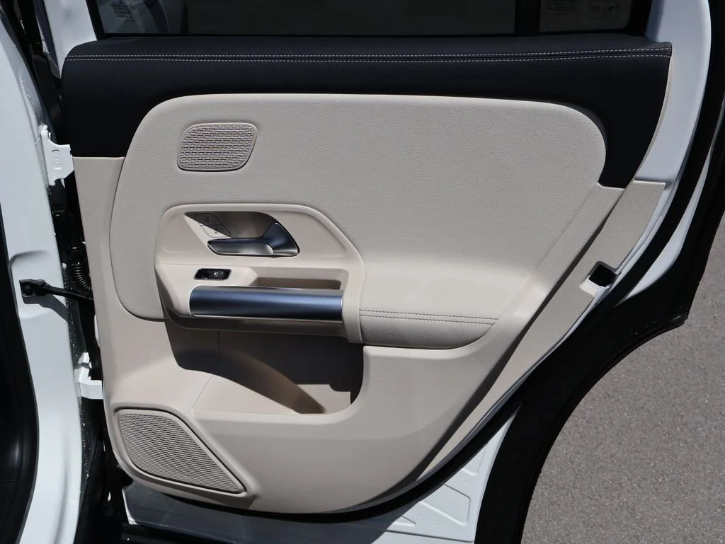 New 2026 Polar White Mercedes-Benz GLA 250 image 53
