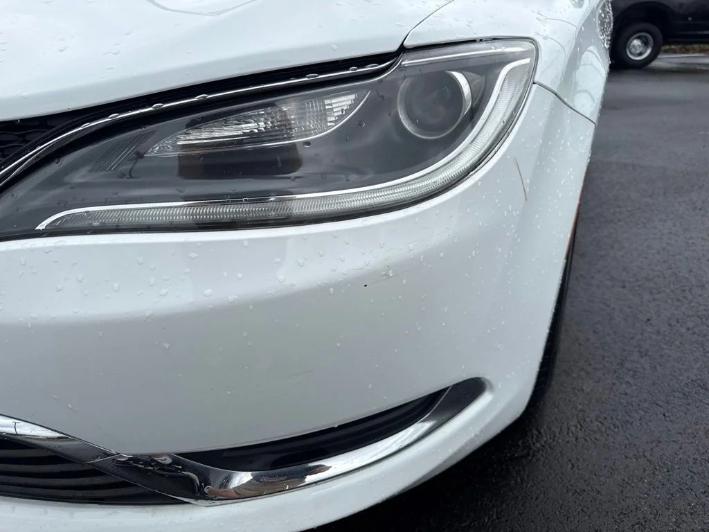 Used 2016 White Chrysler Limited image 10
